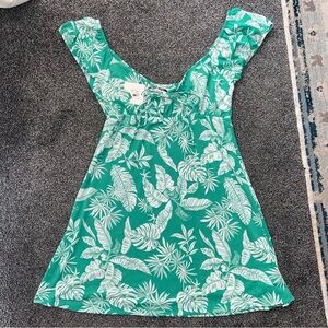 Charlotte Russe Green Tropical Tie-Front Tank with White Leaf Print